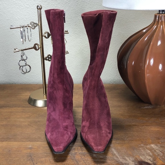 Kenneth Cole Purple Suede Pointed Heeled Boots - Picture 2 of 8